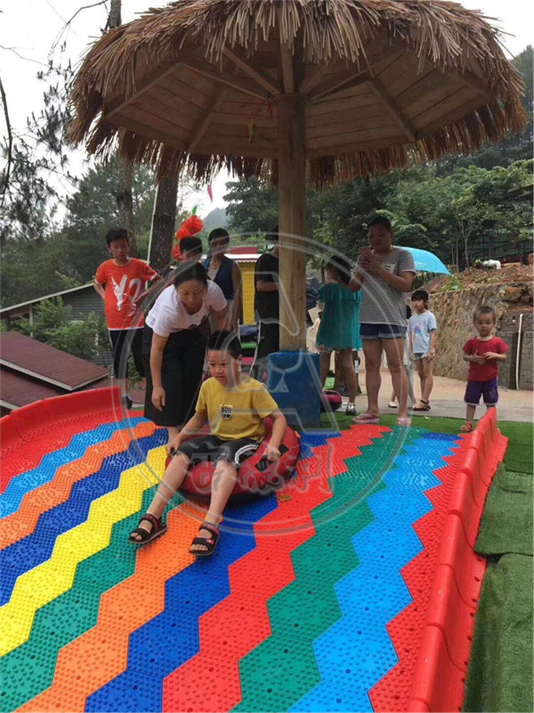 彩虹滑道(旱雪滑道)